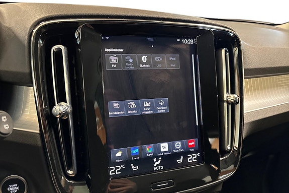 Volvo XC40 17 of 27