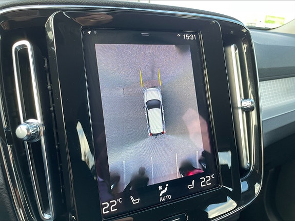 Volvo XC40 15 of 27