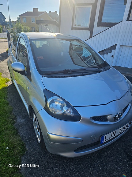Toyota Aygo 2 of 7