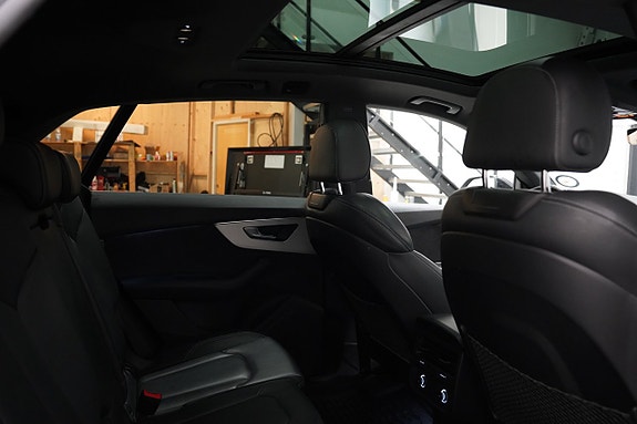 Audi Q8 27 of 30