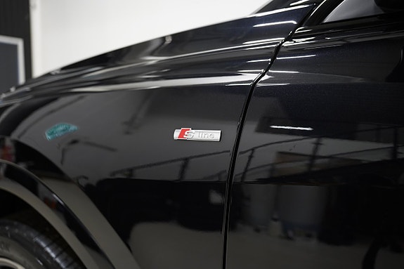 Audi Q8 3 of 30