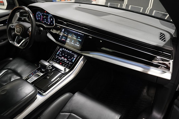 Audi Q8 14 of 30