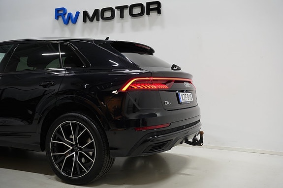 Audi Q8 6 of 30
