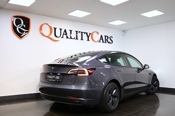 Tesla Model 3 3 of 24
