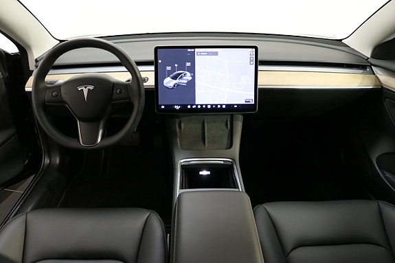 Tesla Model 3 11 of 24