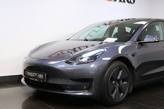 Tesla Model 3 20 of 24