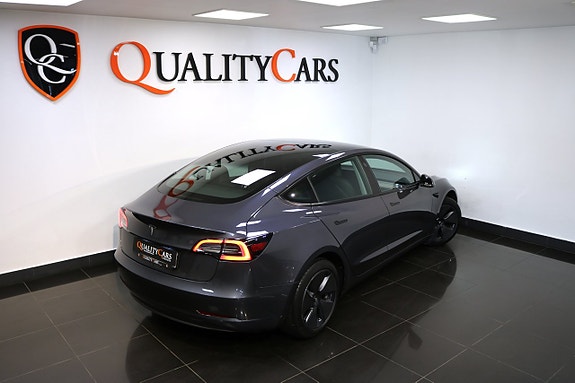 Tesla Model 3 19 of 24