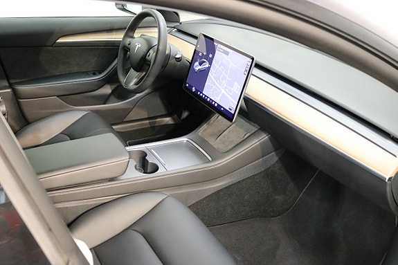 Tesla Model 3 13 of 24