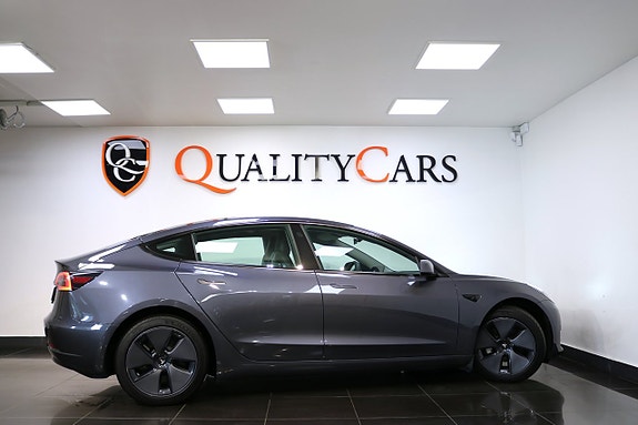 Tesla Model 3 4 of 24