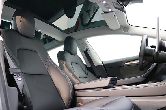 Tesla Model 3 14 of 24