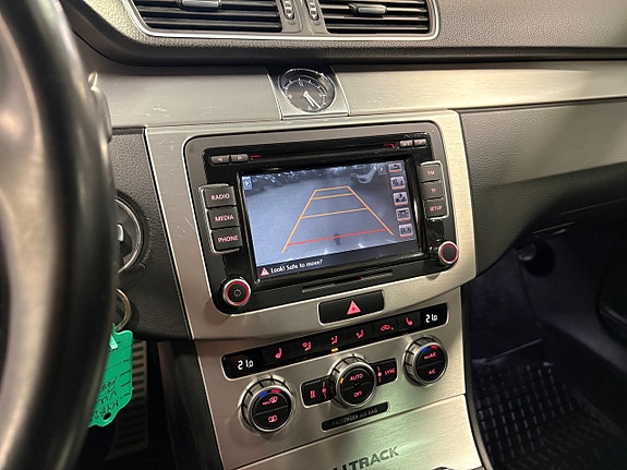 Volkswagen Passat Alltrack 7 of 10