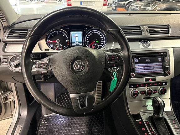 Volkswagen Passat Alltrack 8 of 10