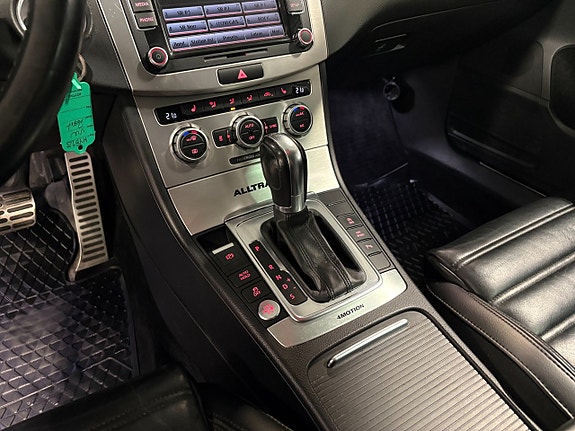 Volkswagen Passat Alltrack 9 of 10