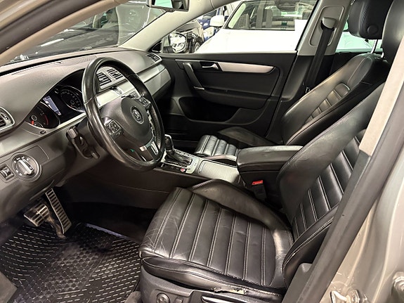 Volkswagen Passat Alltrack 4 of 10