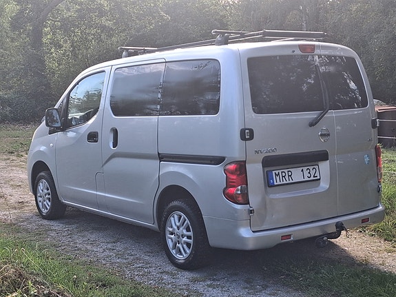 Nissan NV200 3 of 9