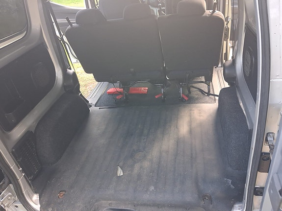Nissan NV200 9 of 9