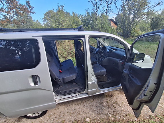 Nissan NV200 7 of 9