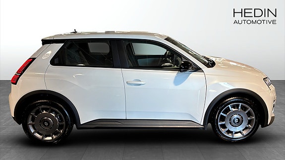 Renault 5 E-Tech 6 of 14