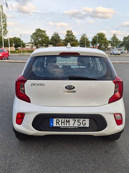 Kia Picanto 4 of 15