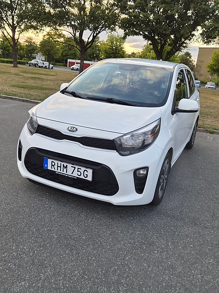 Kia Picanto 2 of 15