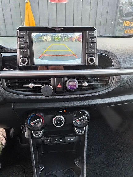 Kia Picanto 7 of 15