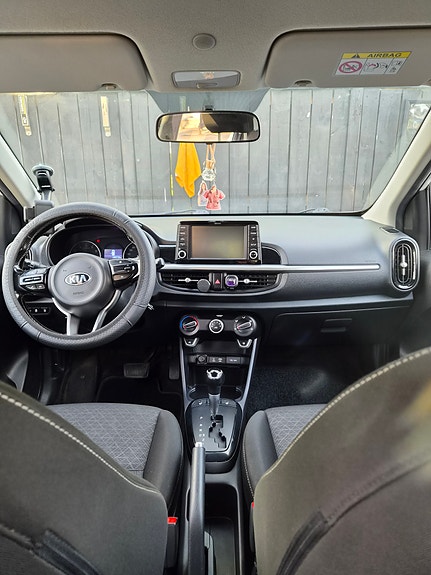 Kia Picanto 9 of 15