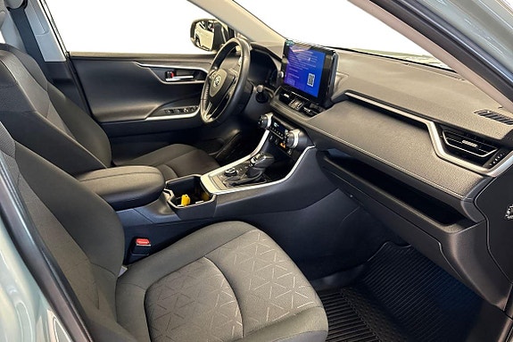 Toyota RAV4 7 of 21
