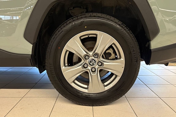 Toyota RAV4 17 of 21