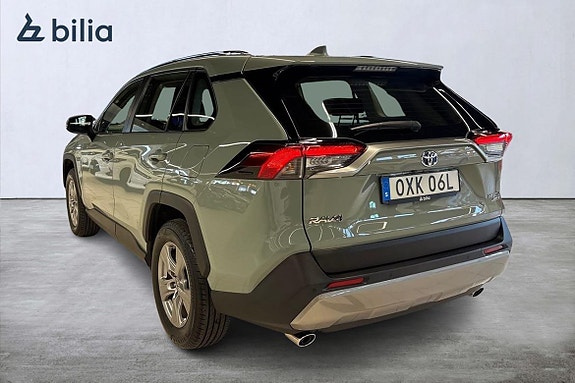 Toyota RAV4 2 of 21