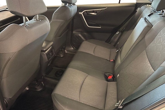 Toyota RAV4 13 of 21