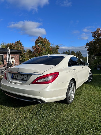 Mercedes-Benz CLS350 4 of 11