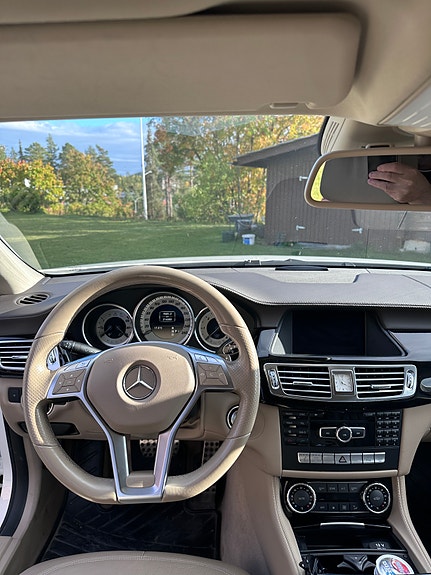 Mercedes-Benz CLS350 8 of 11