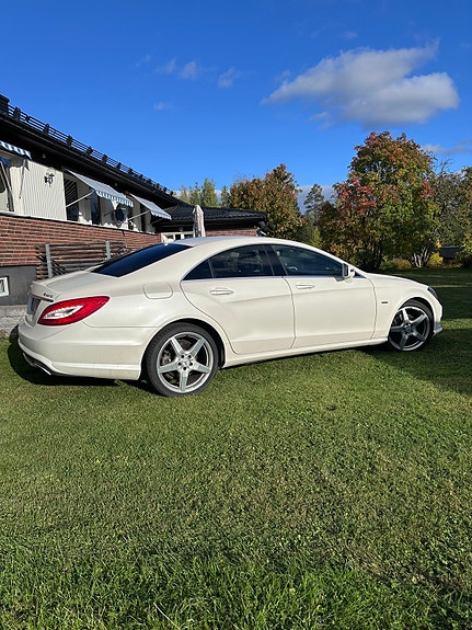 Mercedes-Benz CLS350 5 of 11