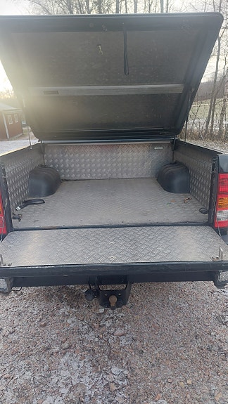 Toyota HiLux 8 of 12