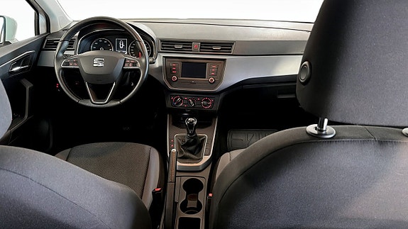 Seat Arona 4 of 21