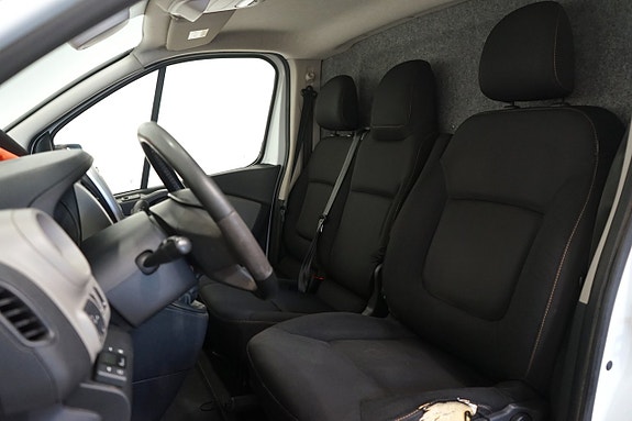 Renault Trafic 8 of 11