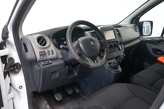 Renault Trafic 7 of 11