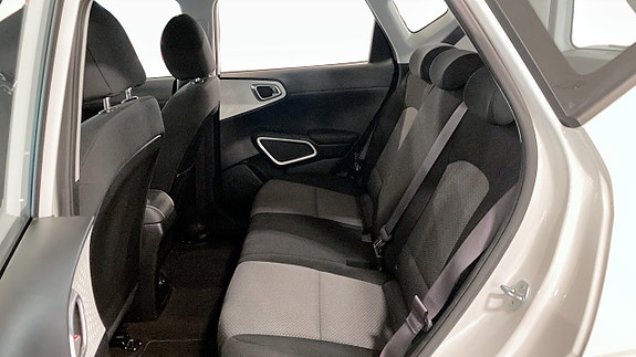 Kia e-Soul 5 of 9