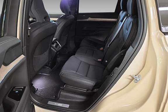 Volvo EX90 10 of 20