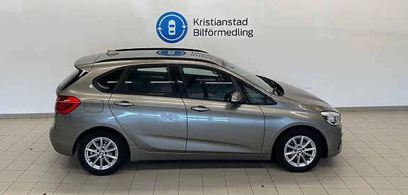 BMW 218d 5 of 12