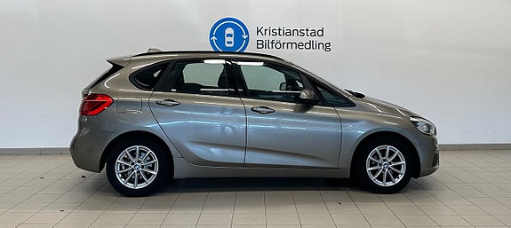BMW 218d 6 of 12