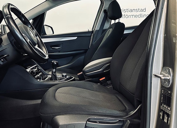 BMW 218d 11 of 12