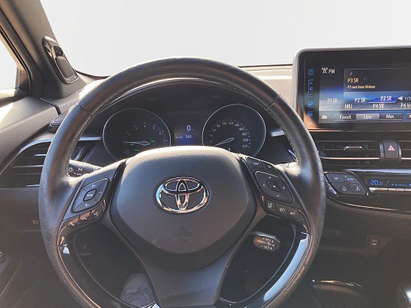 Toyota C-HR 10 of 11