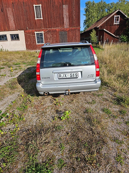 Volvo V70 8 of 8