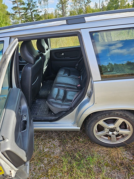 Volvo V70 5 of 8