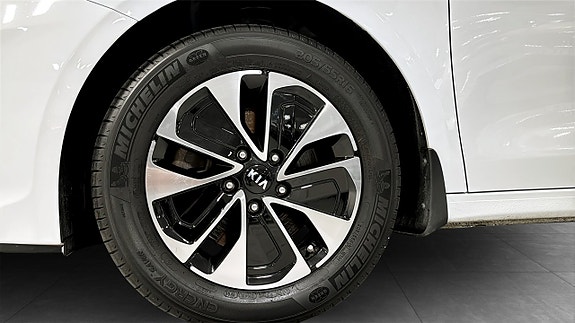 Kia Ceed 9 of 9