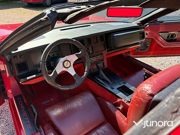Chevrolet Corvette 12 of 26