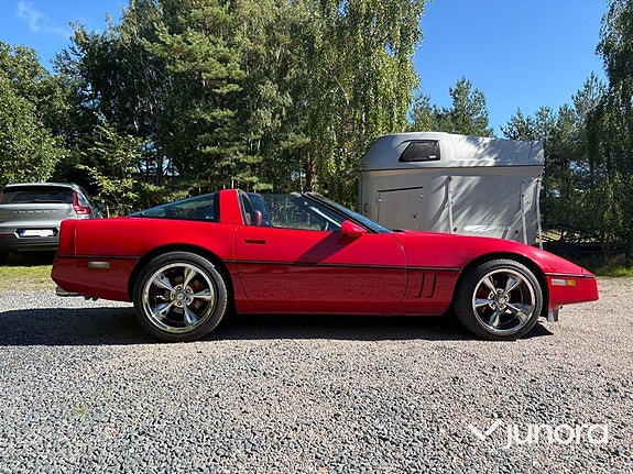 Chevrolet Corvette 6 of 26