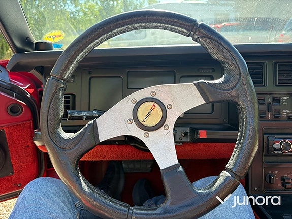 Chevrolet Corvette 13 of 26