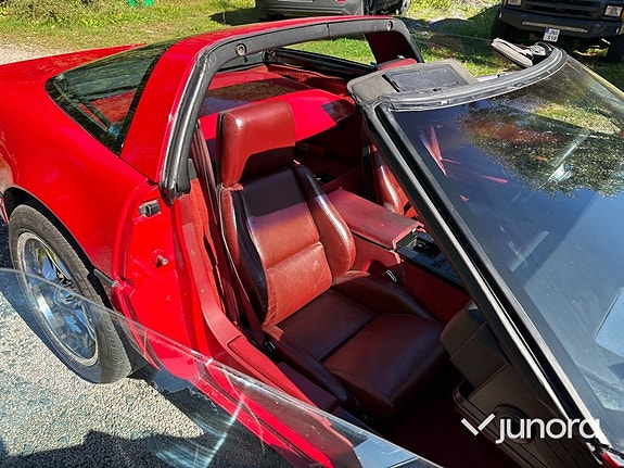 Chevrolet Corvette 24 of 26